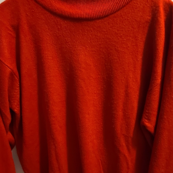 ⚡2/$20VGUC- Red mock turtleneck sweater - Picture 9 of 11